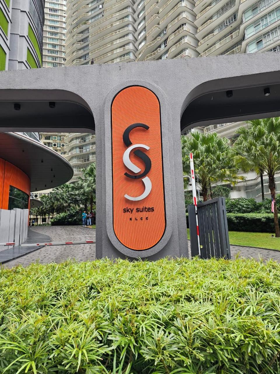 Sky Suites Klcc By Ali Kuala Lumpur Exterior foto